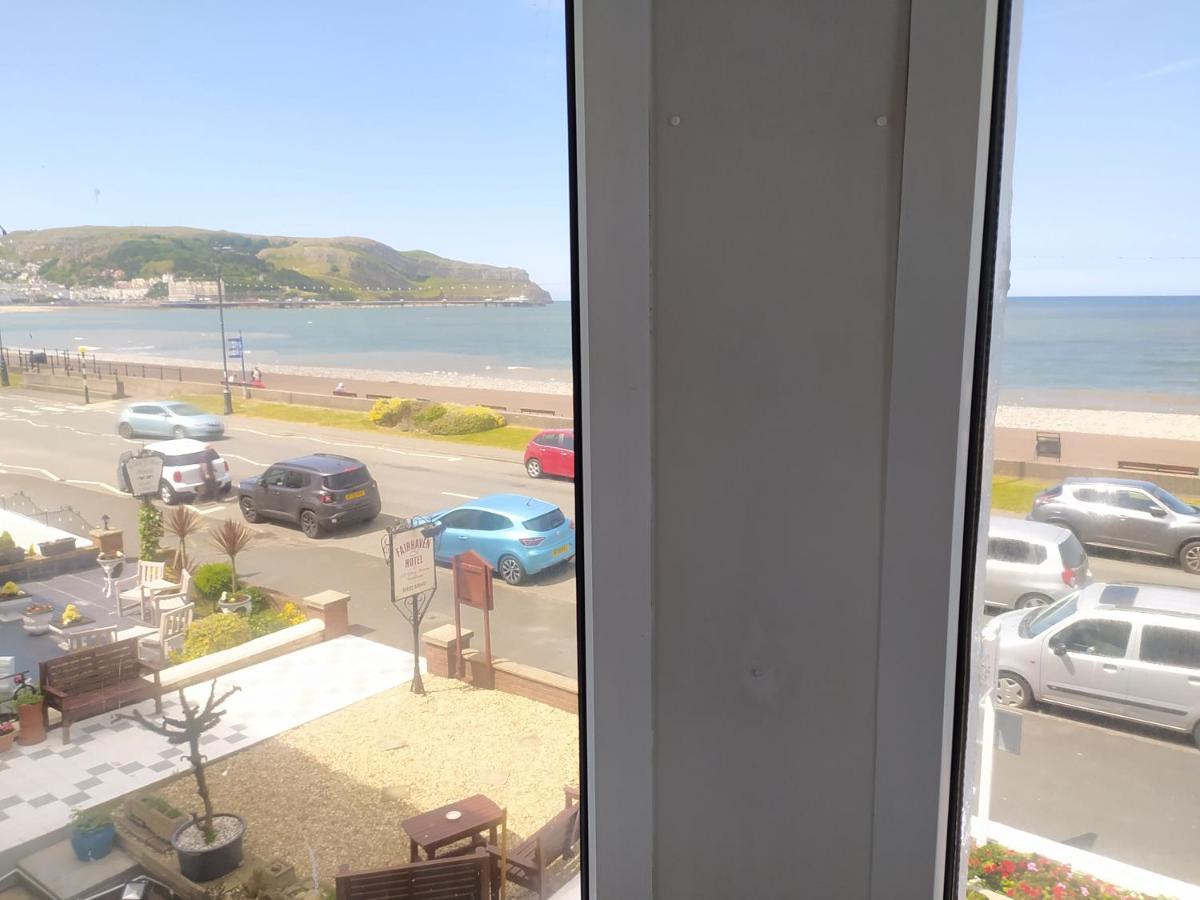 Bed and Breakfast Frosty Towers Llandudno Exterior foto